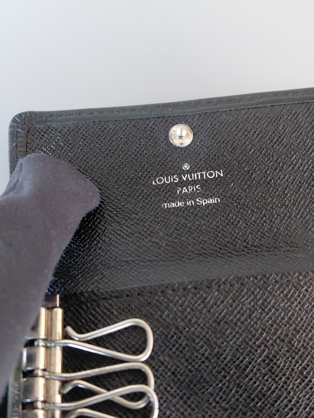 Louis Vuitton Black Epi Leather Key Holder Wallet - Picture 4 of 6